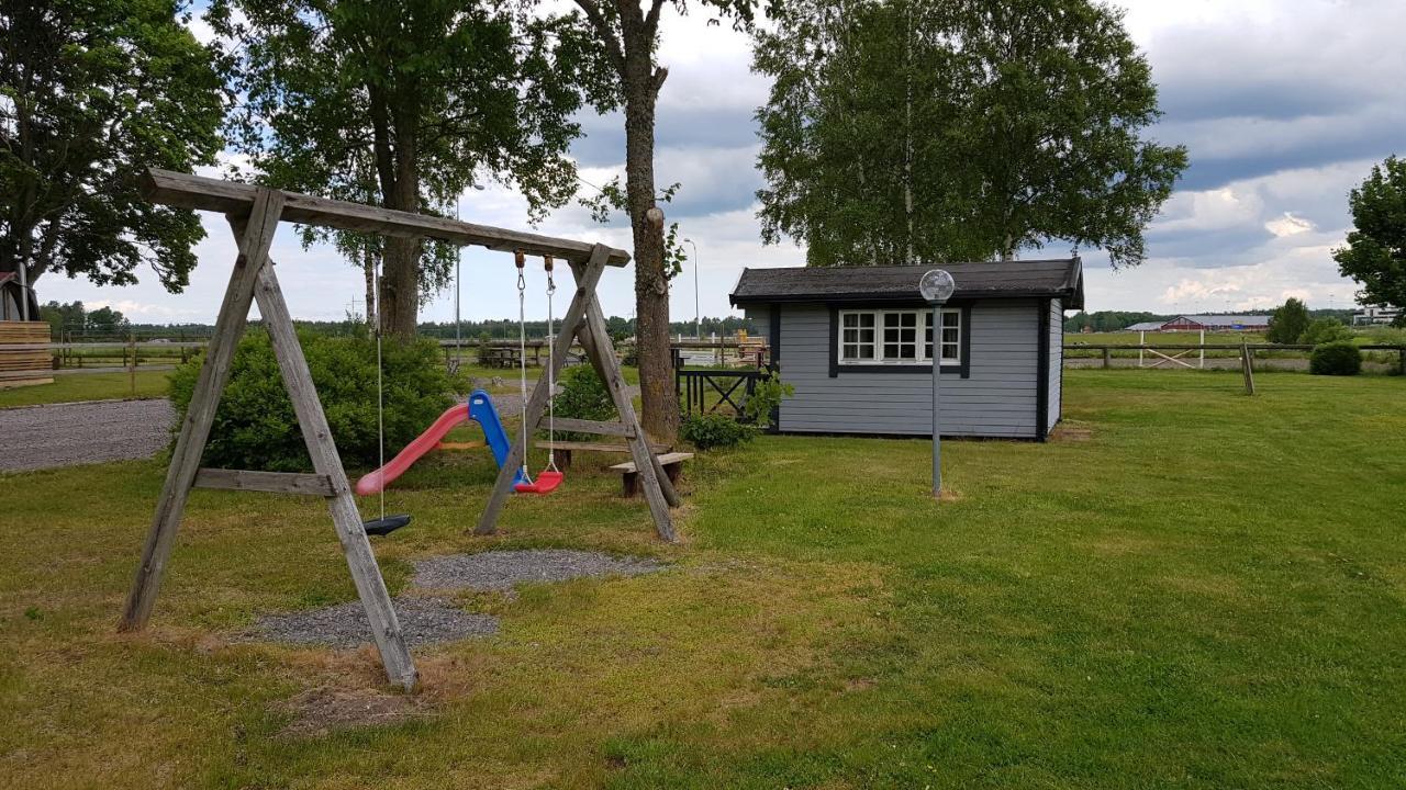 Backgardens Stugby Villa Axvall Buitenkant foto